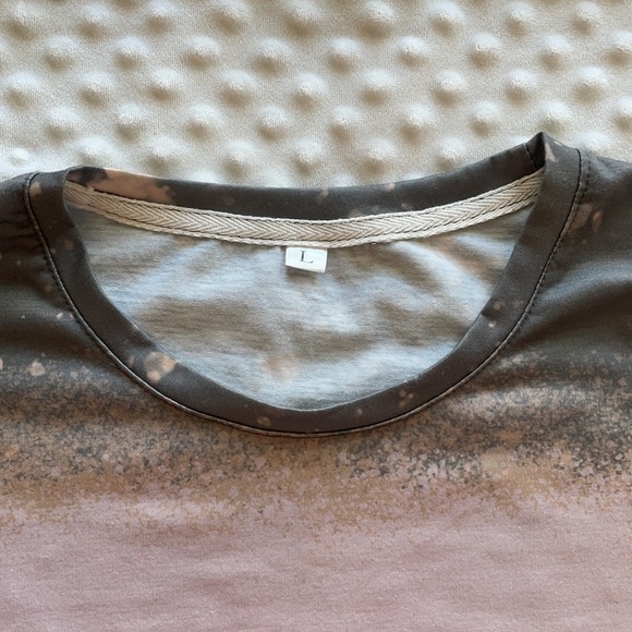 NWOT! Custom MAMA Tee - Picture 3 of 4